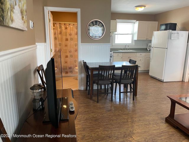 15 Elizabeth Avenue, Lavallette, NJ 08735