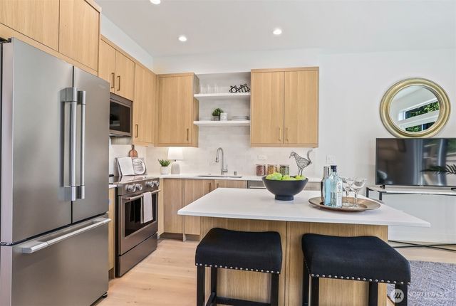8330 24th Avenue NW, Seattle, WA 98117
