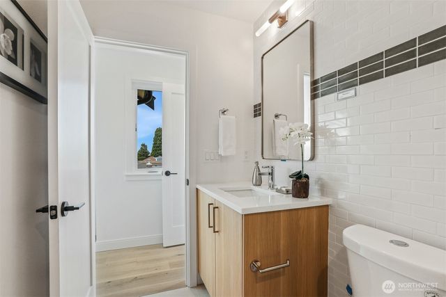 8330 24th Avenue NW, Seattle, WA 98117
