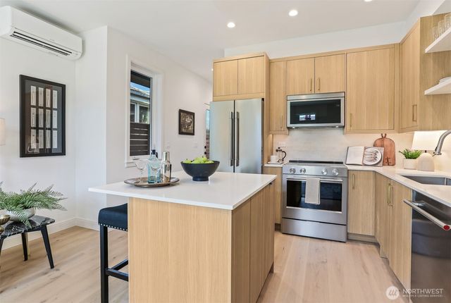 8330 24th Avenue NW, Seattle, WA 98117