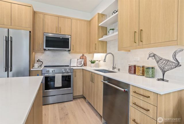 8330 24th Avenue NW, Seattle, WA 98117