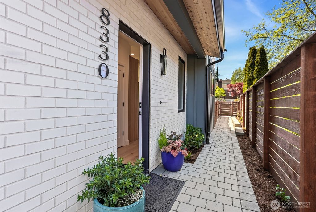 8330 24th Avenue NW, Seattle, WA 98117