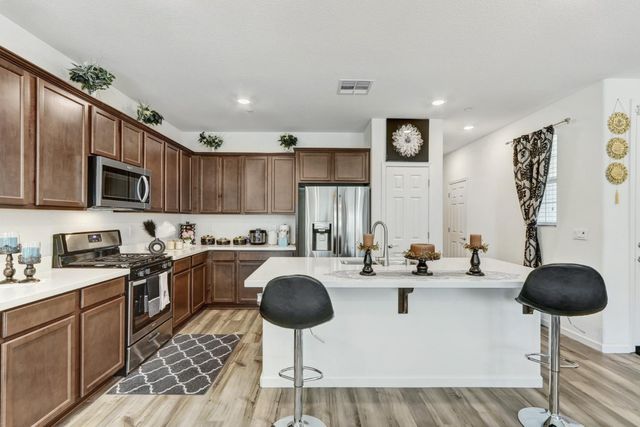 8150 Kramer Ranch Ln, Elk Grove, CA 95758