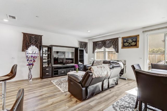 8150 Kramer Ranch Ln, Elk Grove, CA 95758
