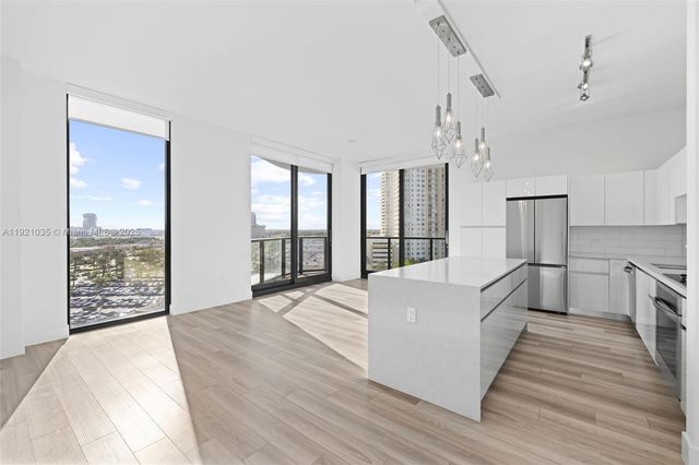 101 Diplomat Pkwy 911, Hallandale Beach, FL 33009