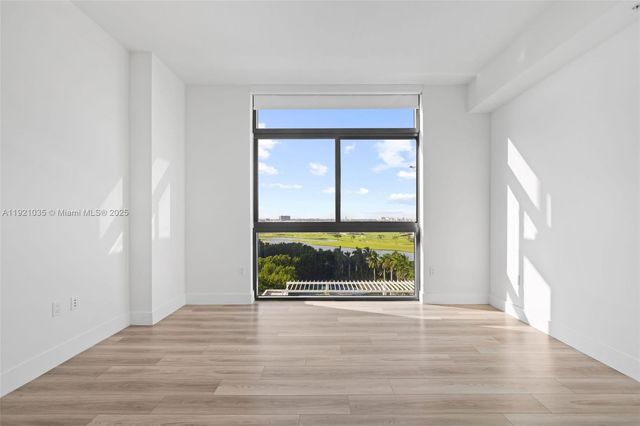 101 Diplomat Pkwy 911, Hallandale Beach, FL 33009