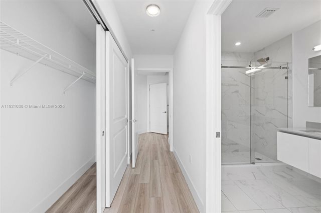 101 Diplomat Pkwy 911, Hallandale Beach, FL 33009