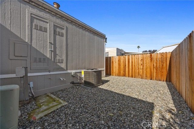 120 Cedarwood Lane, Bakersfield, CA 93308