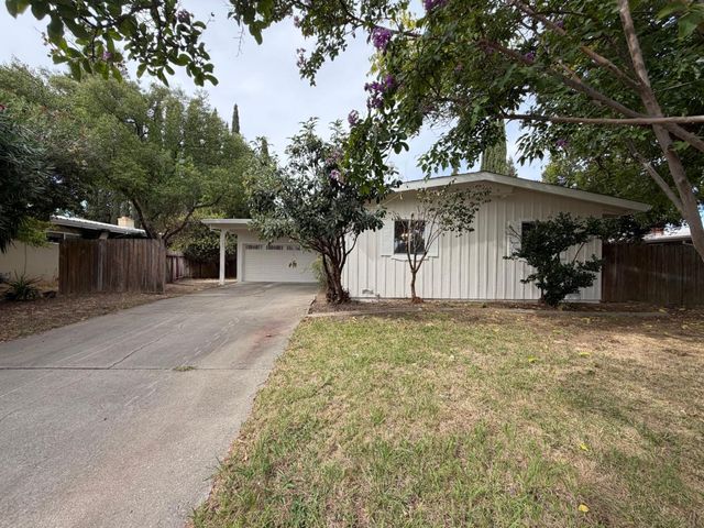 4821 Melvin Dr, Carmichael, CA 95608