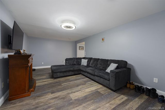 59 Wintergreen Place, Hopewell Junction, NY 12533