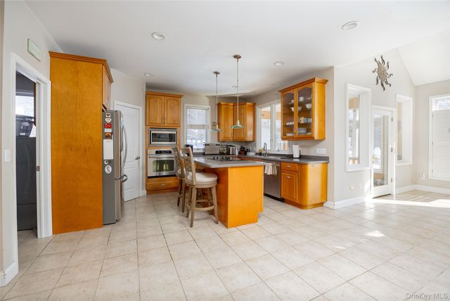 59 Wintergreen Place, Hopewell Junction, NY 12533