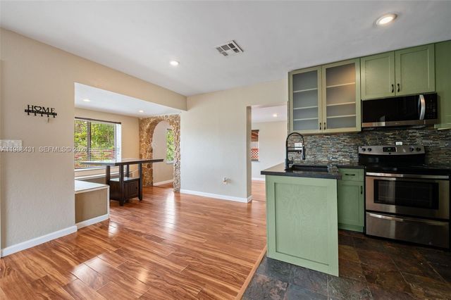 7245 S Waterway Dr, Miami, FL 33155