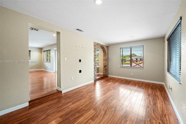 7245 S Waterway Dr, Miami, FL 33155