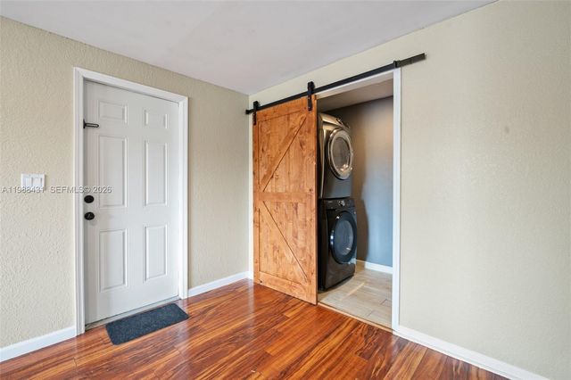 7245 S Waterway Dr, Miami, FL 33155