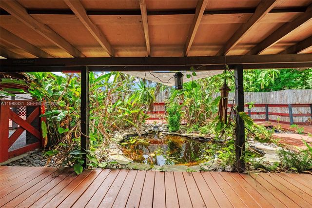 7245 S Waterway Dr, Miami, FL 33155