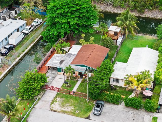 7245 S Waterway Dr, Miami, FL 33155