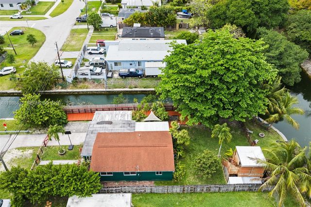 7245 S Waterway Dr, Miami, FL 33155