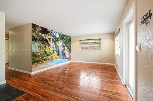 7245 S Waterway Dr, Miami, FL 33155