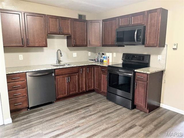 10812 Carroll Wood Way, Unincorporated, MO 63128