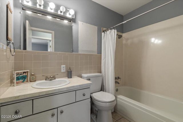 6 Finger Dr, Bella Vista, AR 72715