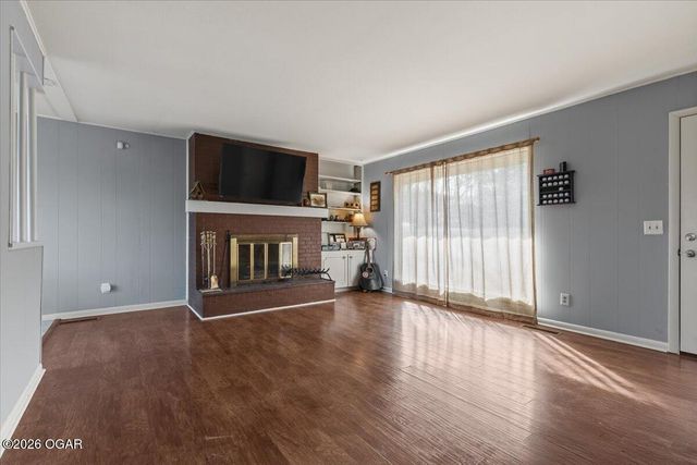 6 Finger Dr, Bella Vista, AR 72715