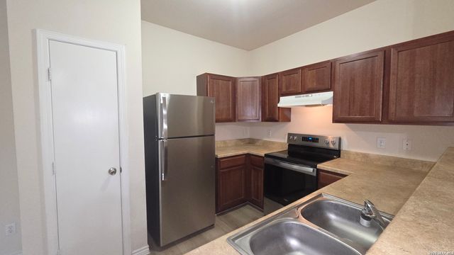 8607 Kingsbury Vw Unit 2, San Antonio, TX 78240