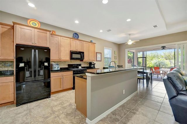 5009 LAKE OVERLOOK AVENUE, Bradenton, FL 34208