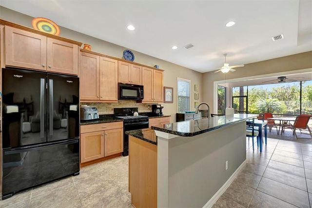 5009 LAKE OVERLOOK AVENUE, Bradenton, FL 34208