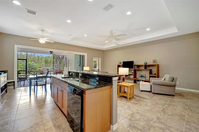 5009 LAKE OVERLOOK AVENUE, Bradenton, FL 34208