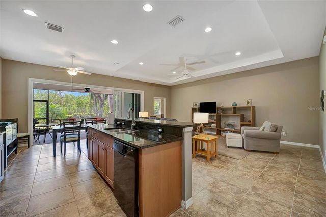 5009 LAKE OVERLOOK AVENUE, Bradenton, FL 34208