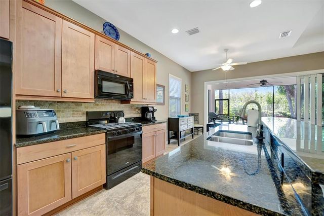 5009 LAKE OVERLOOK AVENUE, Bradenton, FL 34208