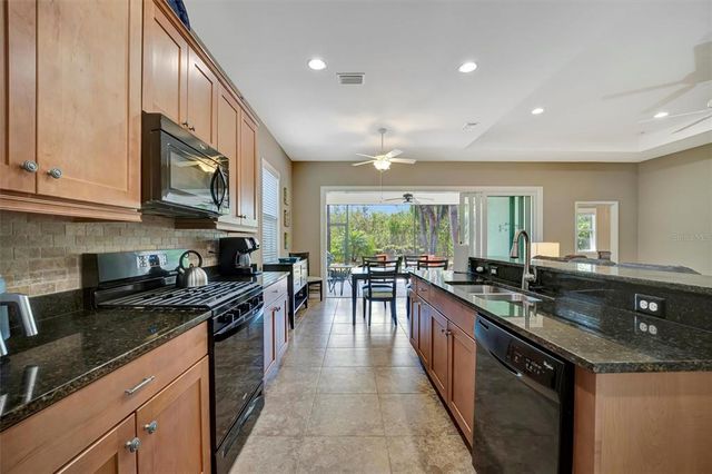 5009 LAKE OVERLOOK AVENUE, Bradenton, FL 34208