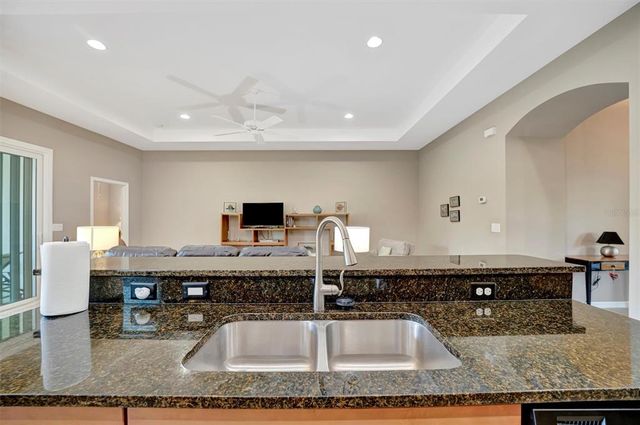 5009 LAKE OVERLOOK AVENUE, Bradenton, FL 34208