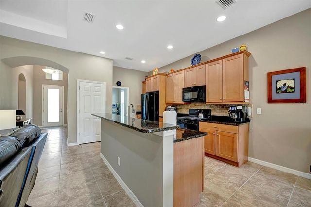 5009 LAKE OVERLOOK AVENUE, Bradenton, FL 34208