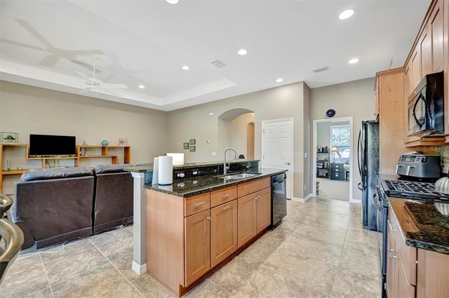5009 LAKE OVERLOOK AVENUE, Bradenton, FL 34208