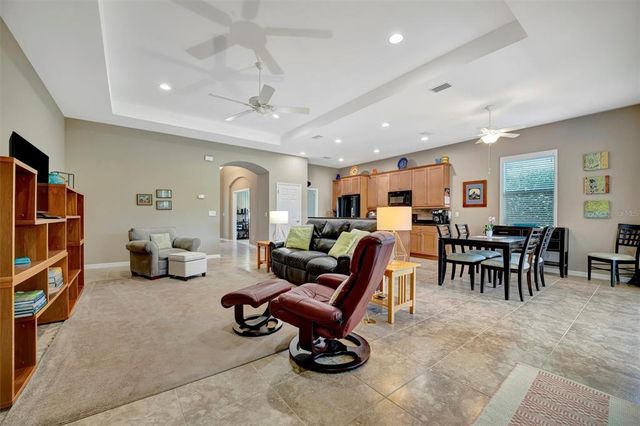 5009 LAKE OVERLOOK AVENUE, Bradenton, FL 34208