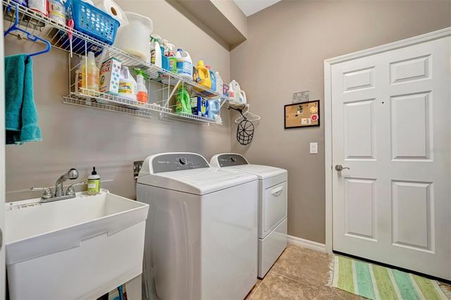 5009 LAKE OVERLOOK AVENUE, Bradenton, FL 34208