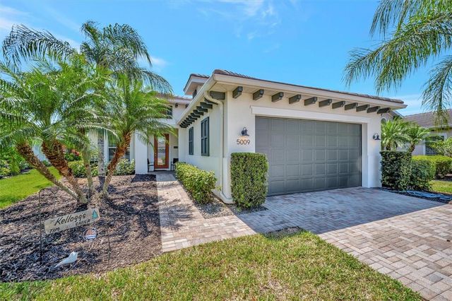 5009 LAKE OVERLOOK AVENUE, Bradenton, FL 34208
