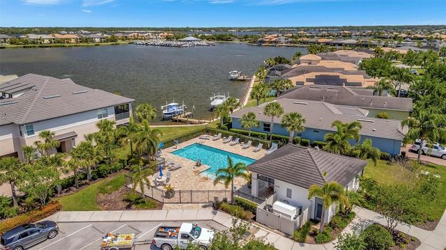 5009 LAKE OVERLOOK AVENUE, Bradenton, FL 34208