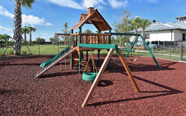 5009 LAKE OVERLOOK AVENUE, Bradenton, FL 34208