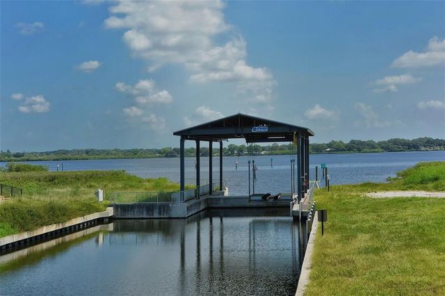 5009 LAKE OVERLOOK AVENUE, Bradenton, FL 34208