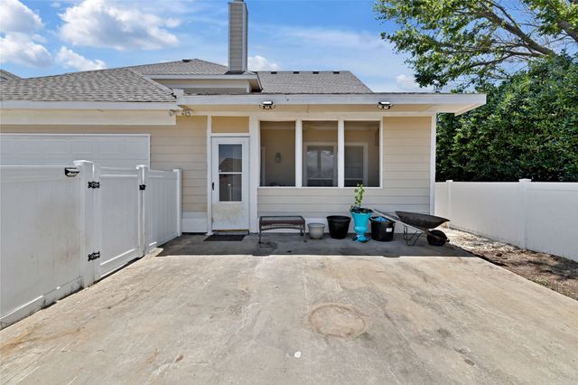 10027 Hanover Drive, Providence Village, TX 76227