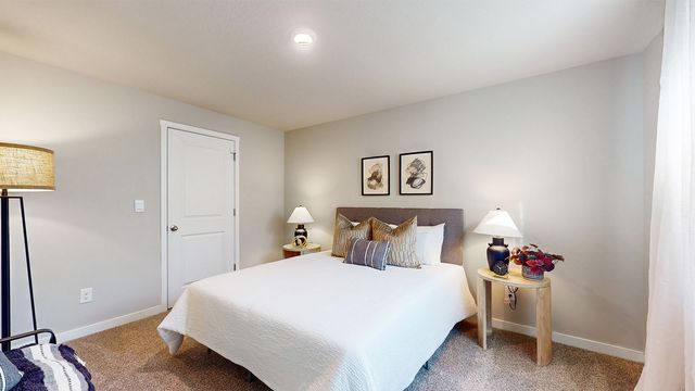 3017 Sweetwater Drive, Des Moines, IA 50320