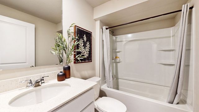 3017 Sweetwater Drive, Des Moines, IA 50320