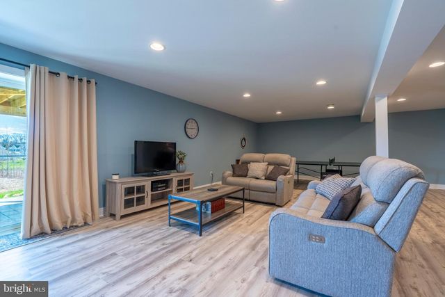 57 SHOEMAKER ST, Coatesville, PA 19320