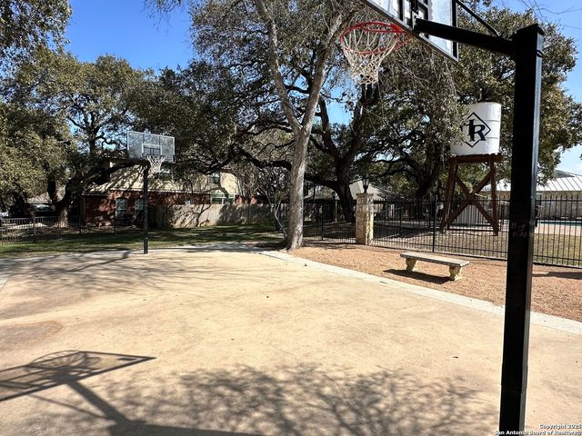 6019 Hart Fld, San Antonio, TX 78249
