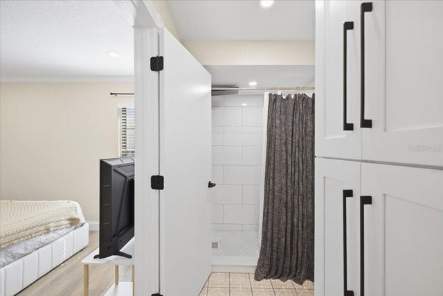 4769 PURITAN CIRCLE 401, Tampa, FL 33617