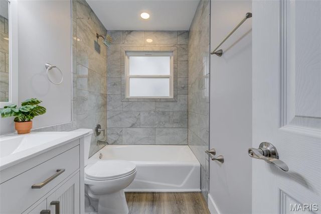 10237 Royal Drive, St Louis, MO 63136