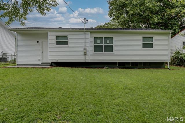 10237 Royal Drive, St Louis, MO 63136