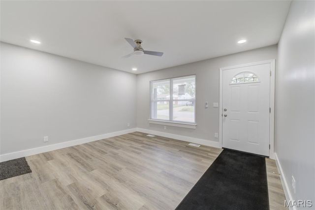 10237 Royal Drive, St Louis, MO 63136